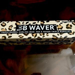 Beachwaver Catwalk 3B Waver. I used 1 time. My hair is not long enough.